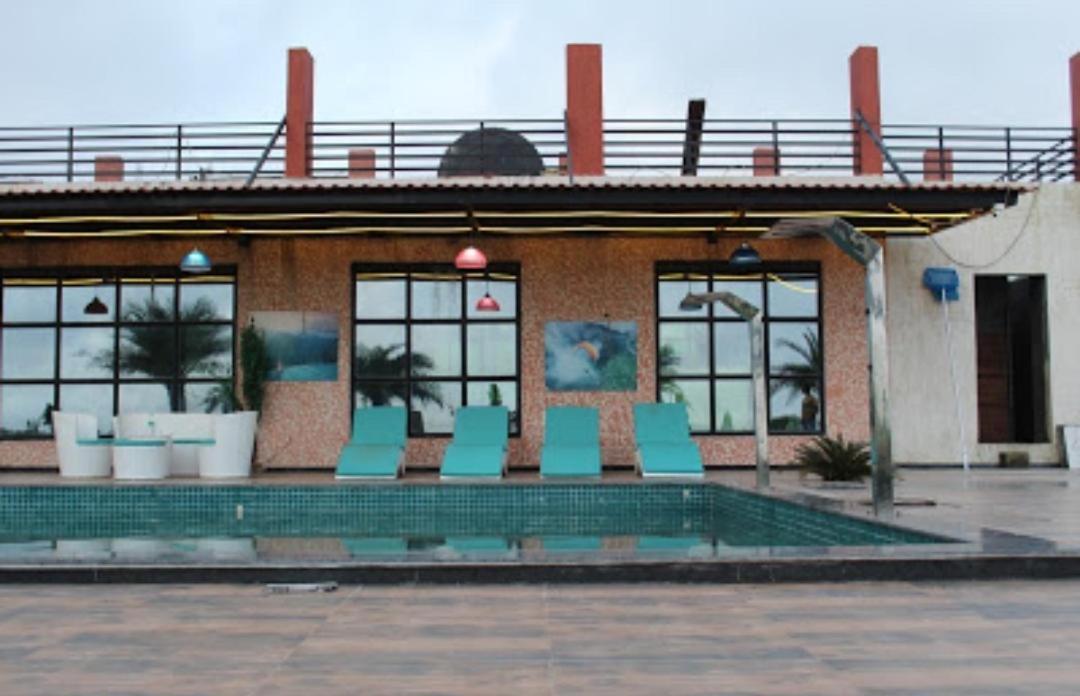 Strawberry Hills Saputara Hotel Exterior foto