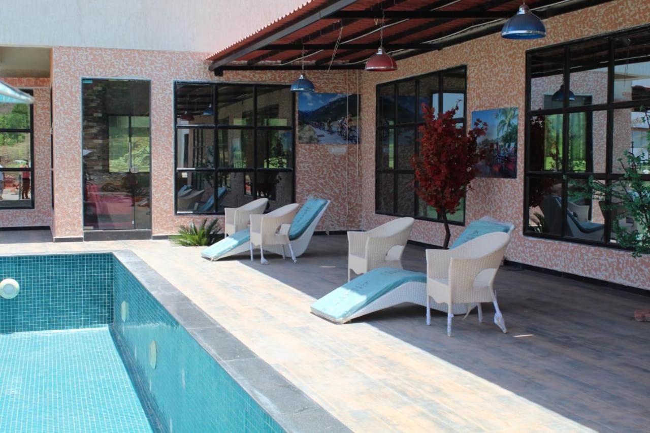 Strawberry Hills Saputara Hotel Exterior foto